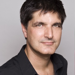 Stelios Yiakmis headshot.jpg