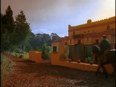 Sisters KI exterior 03.gif